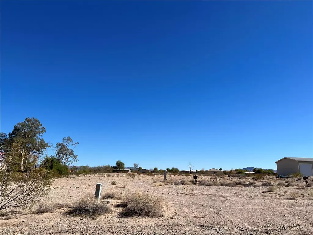 Needles, CA 92363,213 Mustang LN