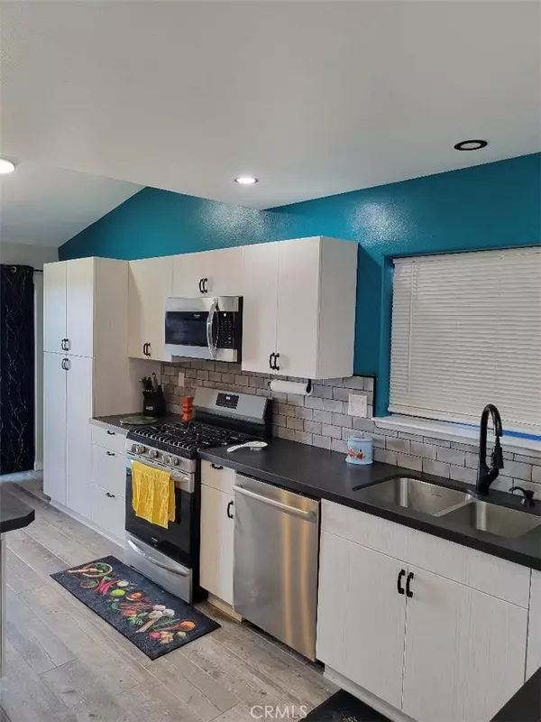 Needles, CA 92363,1277 Lillyhill DR