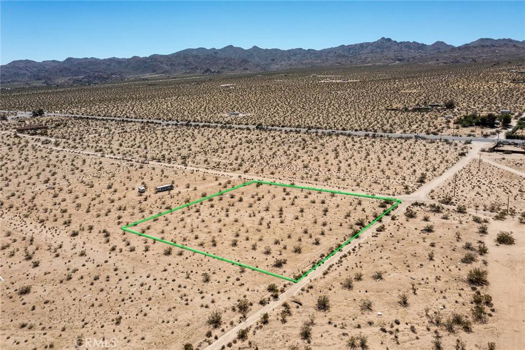 Joshua Tree, CA 92252,64532 Chollita RD