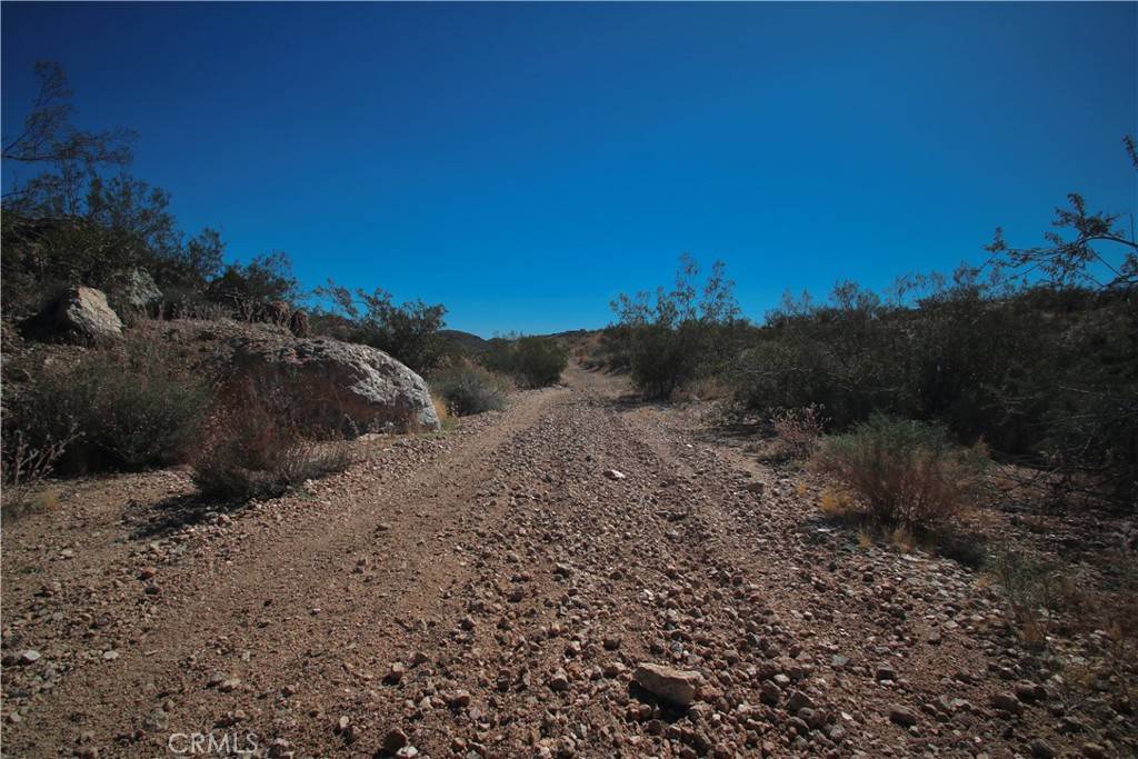 Joshua Tree, CA 92252,60 Sunflower DR