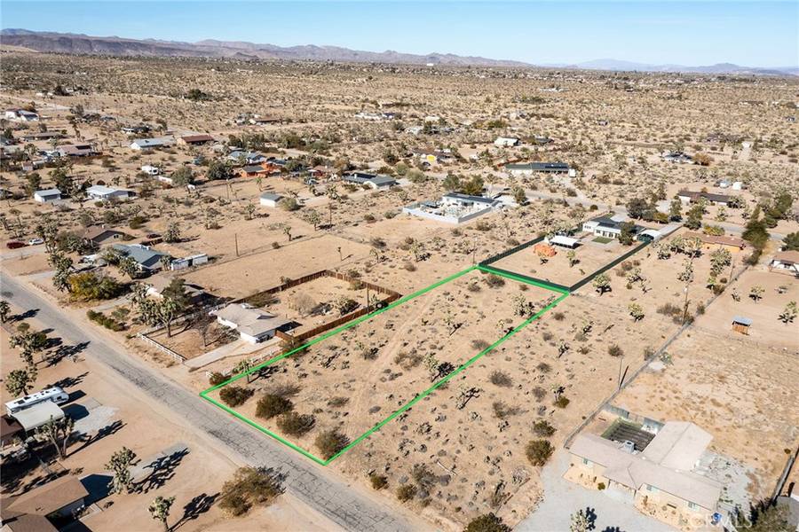 58700 Sun Via DR, Yucca Valley, CA 91184
