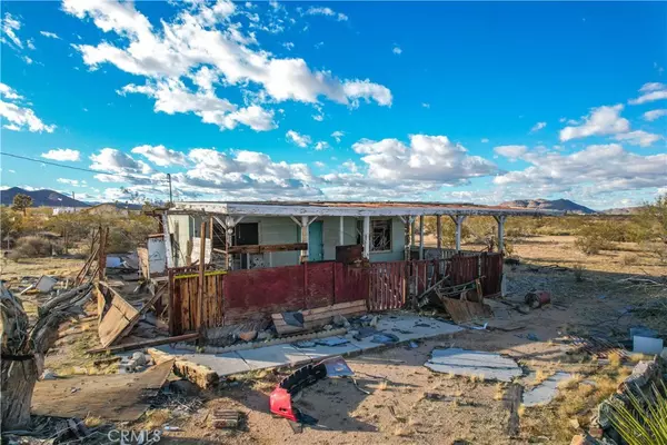 576 Sunny Vista RD, Landers, CA 92284