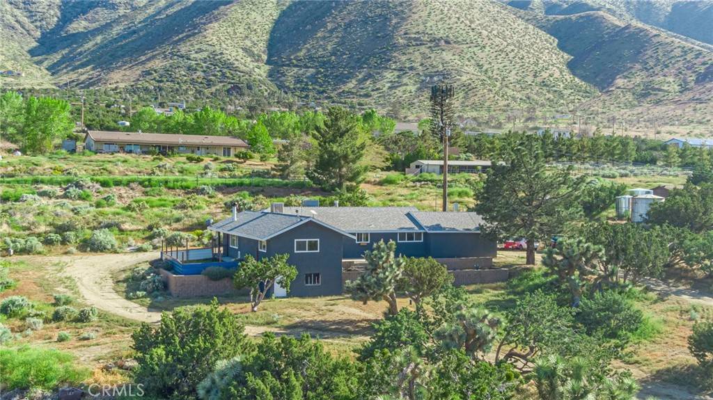 10812 Sierra Mesa RD, Juniper Hills, CA 93543