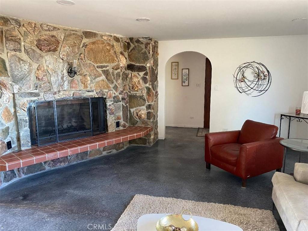 29 Palms, CA 92277,69761 Sunny Sands DR