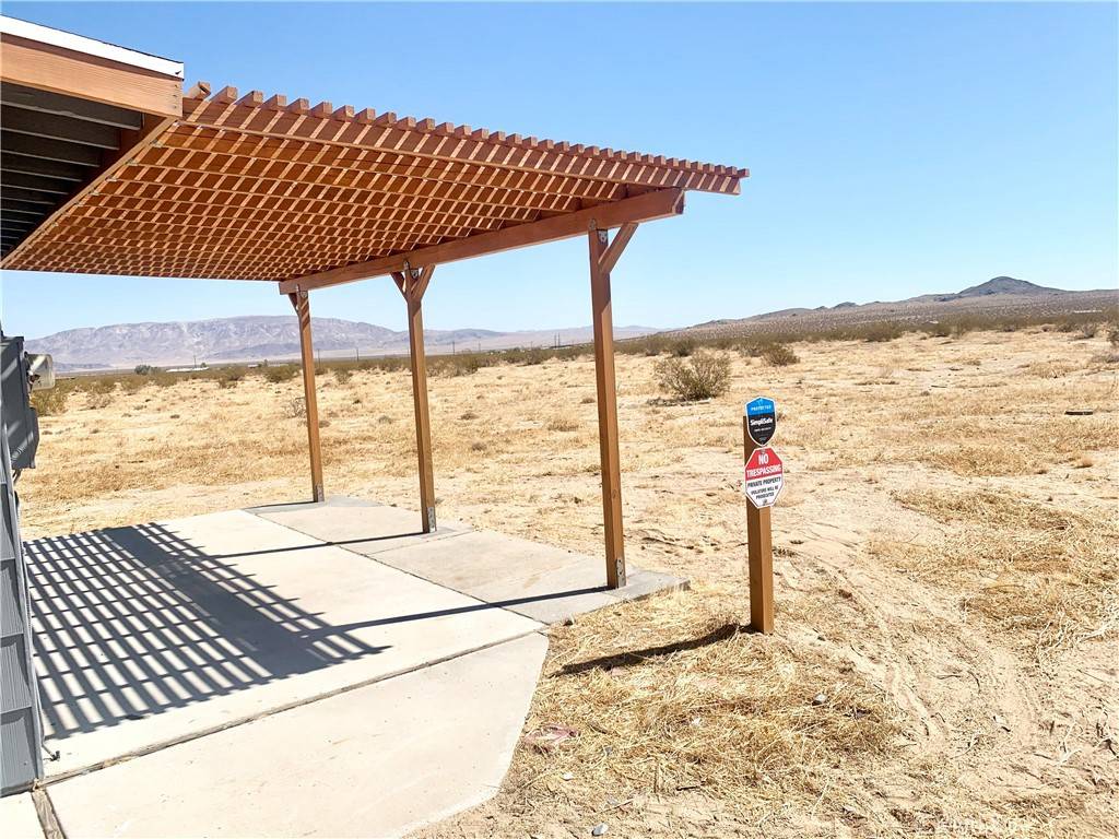 Landers, CA 92285,57220 Mikiska BLVD