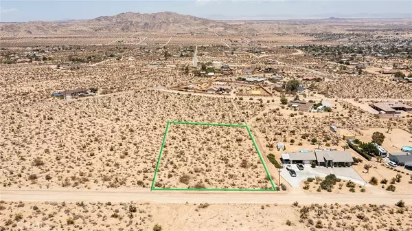 Joshua Tree, CA 92252,61246 Melton TRL