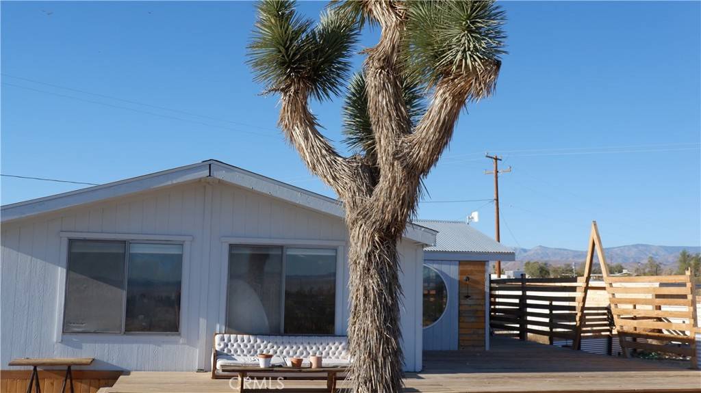 Landers, CA 92285,59350 Stearman RD