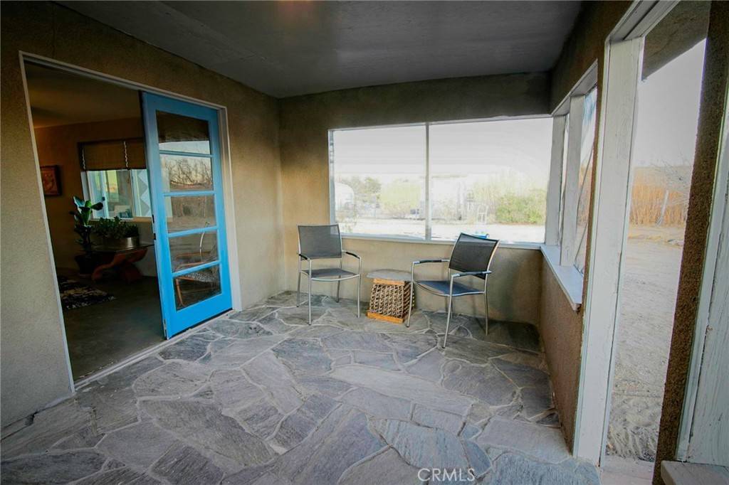 Landers, CA 92285,915 Dakota LN