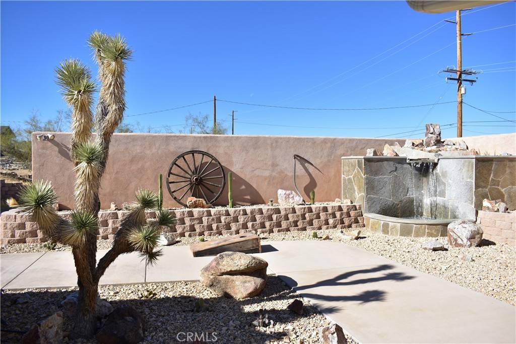 Joshua Tree, CA 92252,61611 Alta Loma DR