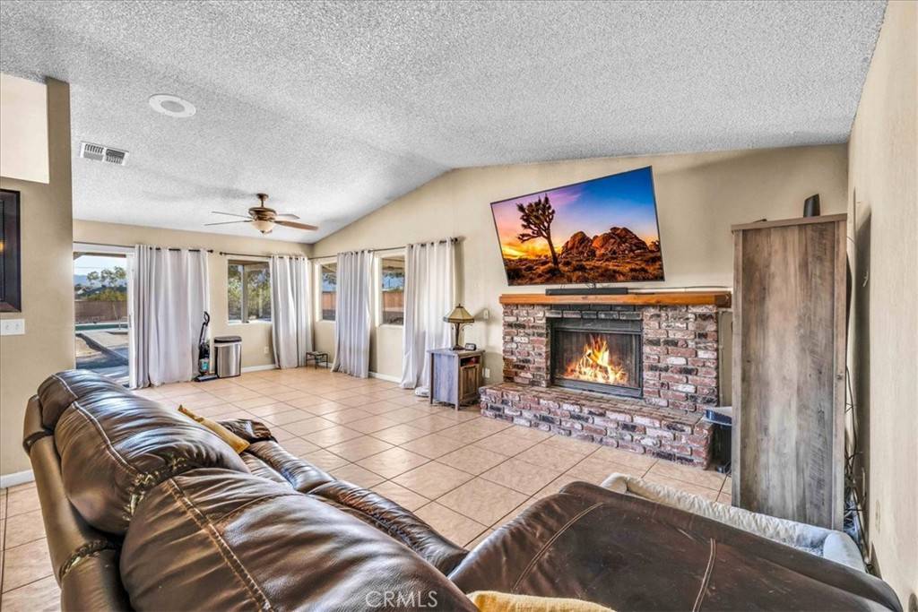 29 Palms, CA 92277,74963 Saddlehorn RD