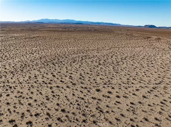 Joshua Tree, CA 92252,0 Saturn ST