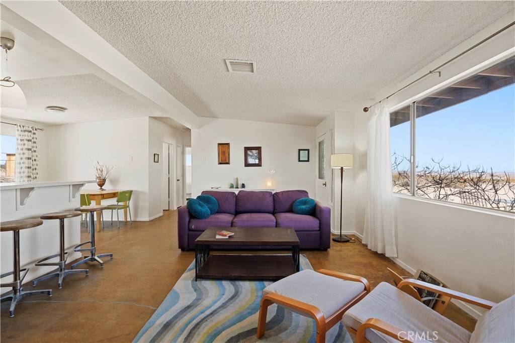 Joshua Tree, CA 92252,2040 Milky Way DR