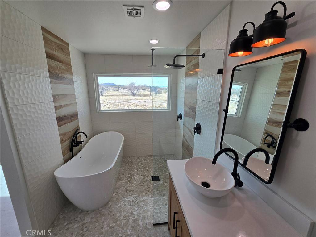 Joshua Tree, CA 92252,6836 Mount Shasta AVE