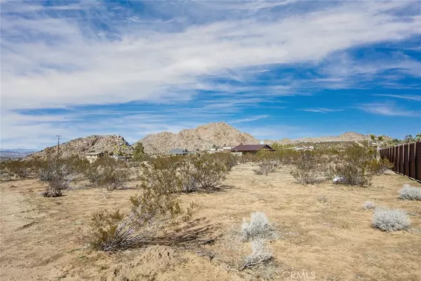 Joshua Tree, CA 92252,8776 Uphill RD