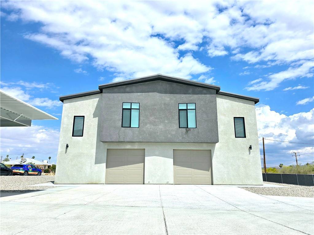 29 Palms, CA 92277,5967 Bagley AVE #2