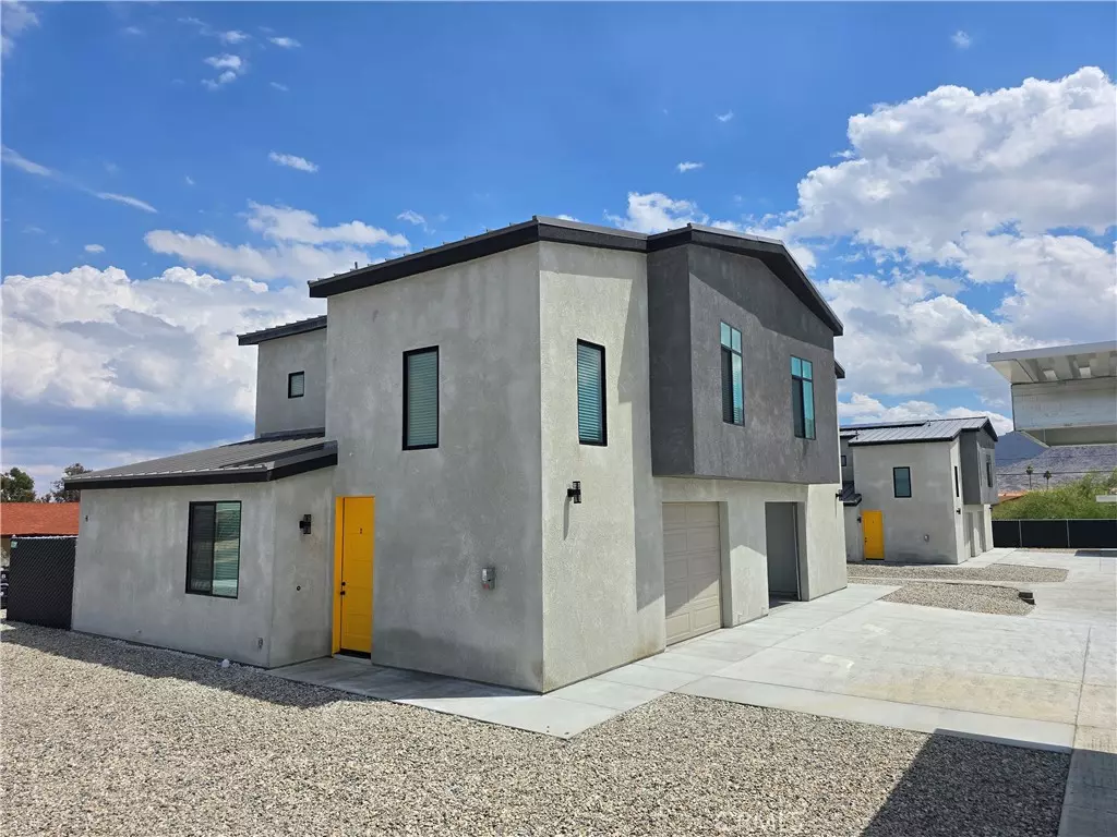 29 Palms, CA 92277,5967 Bagley AVE #2