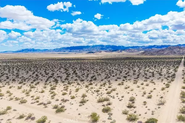 Joshua Tree, CA 92252,62 Lucille LN
