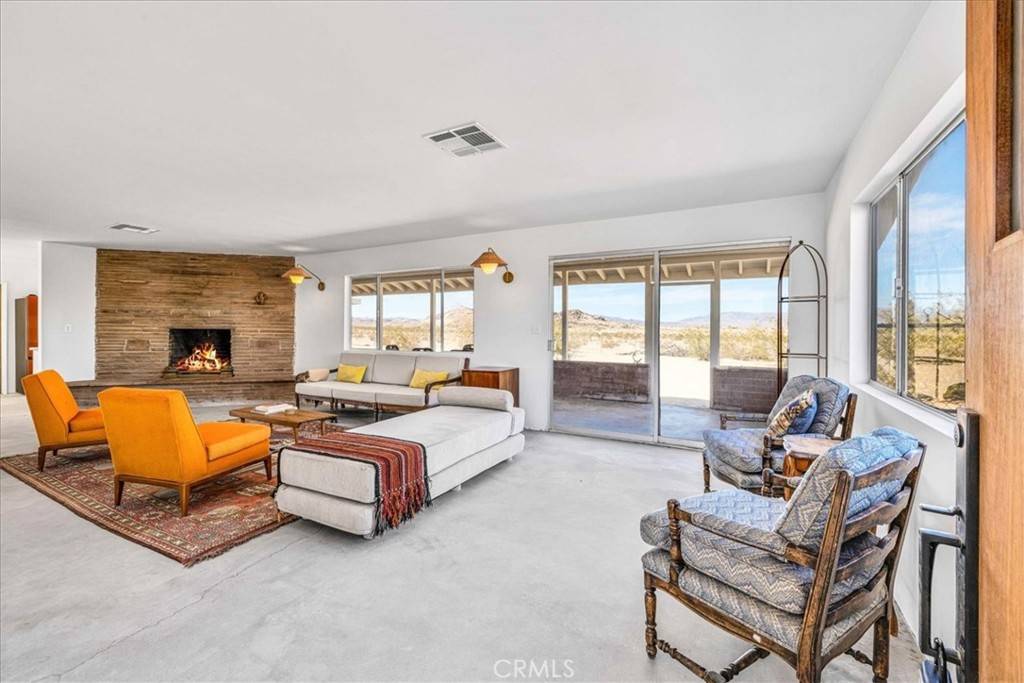 29 Palms, CA 92277,80282 Mesa DR