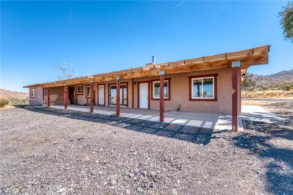 Joshua Tree, CA 92252,61375 Latham TRL
