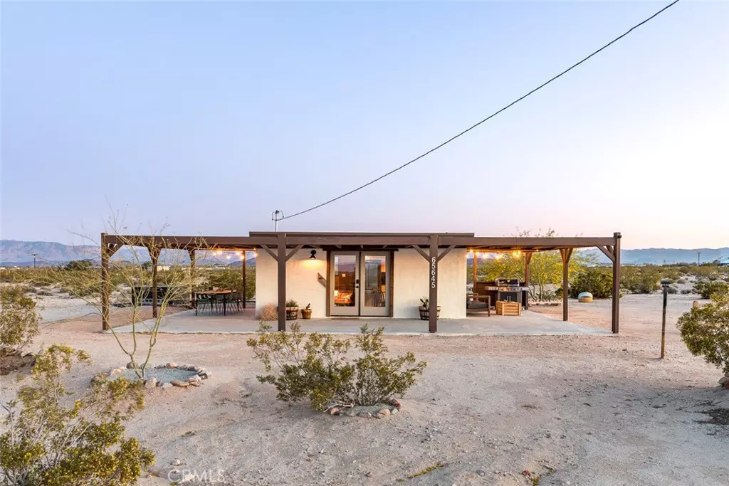 Joshua Tree, CA 92252,65645 Saturn RD