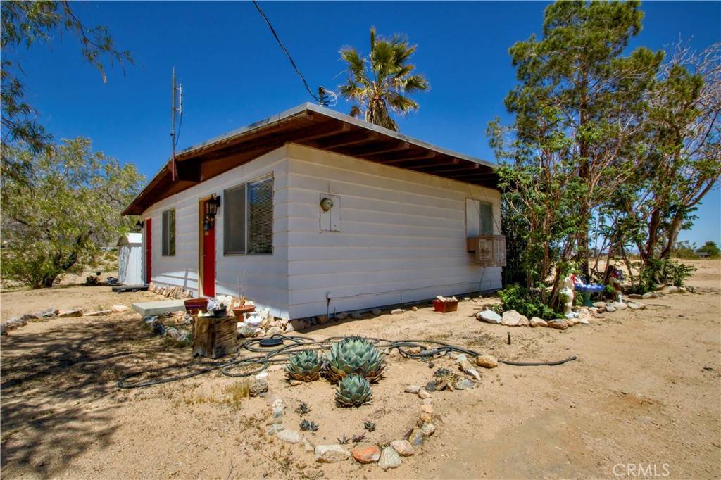 59460 Applegate WAY, Landers, CA 92285