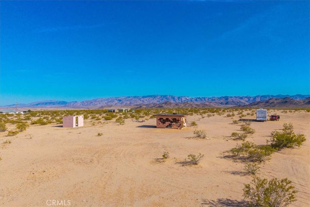 Joshua Tree, CA 92252,0 Mt Shasta AVE
