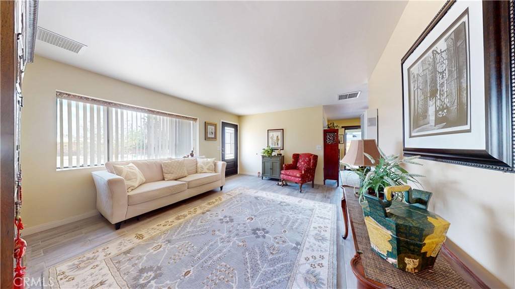 29 Palms, CA 92277,6927 Roberts AVE