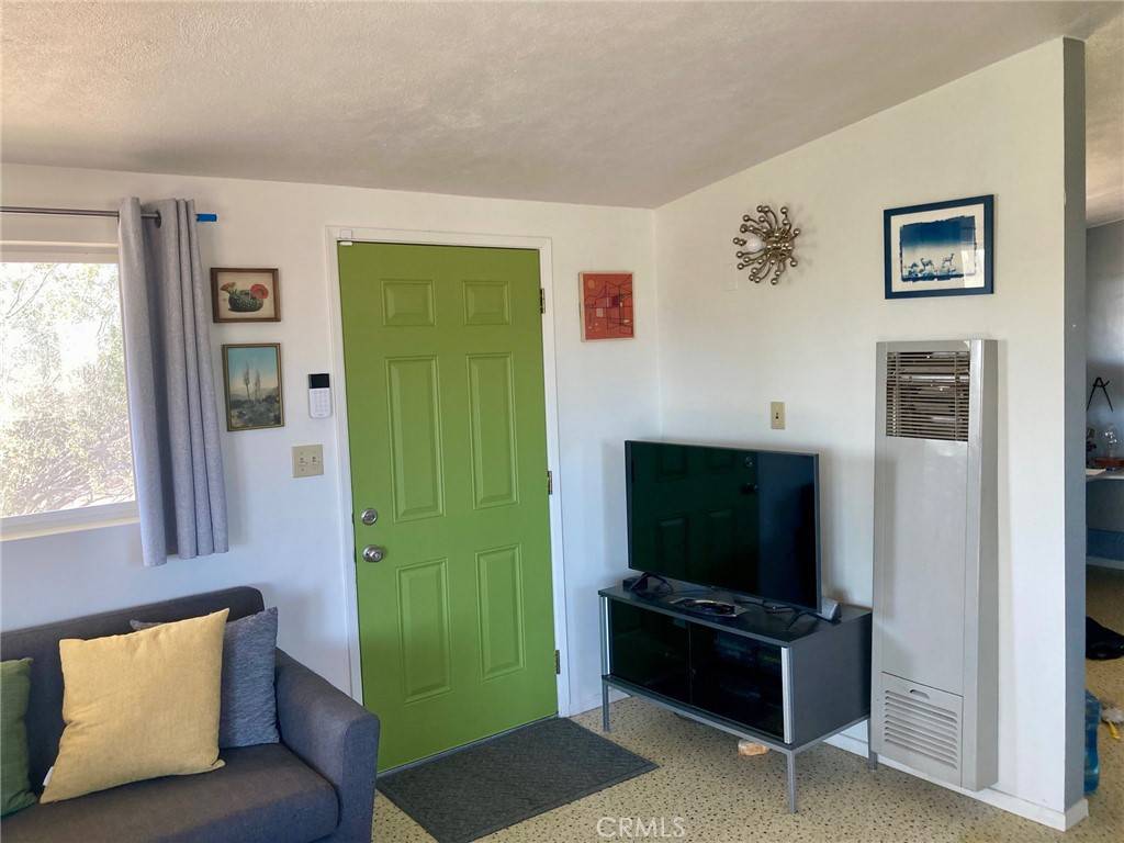 29 Palms, CA 92277,76253 Ramona RD