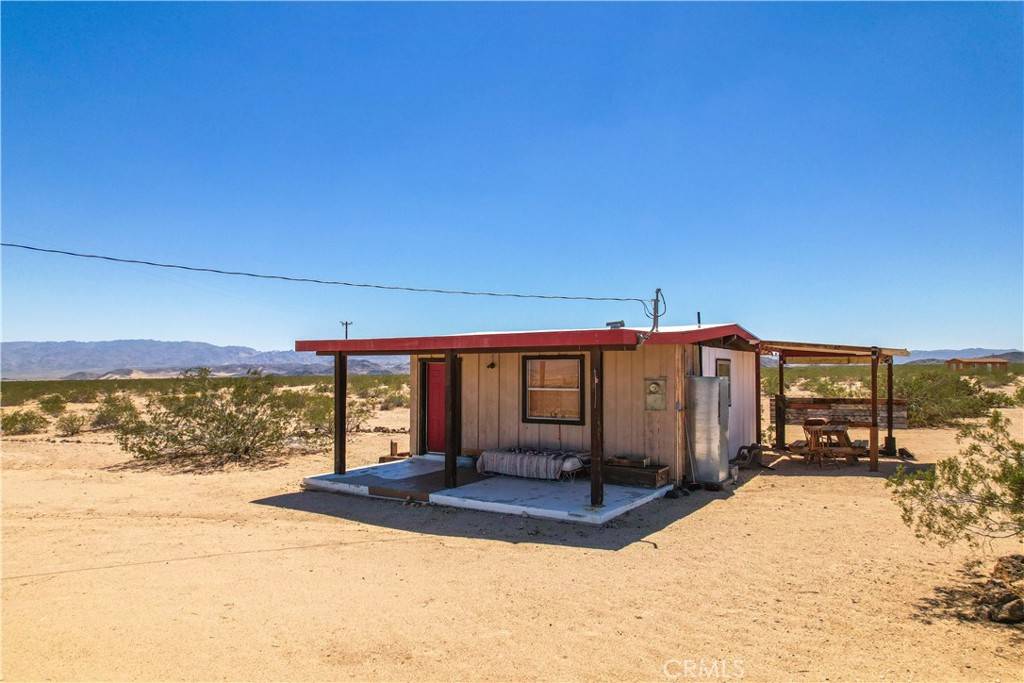 Joshua Tree, CA 92252,66488 Pole Line RD