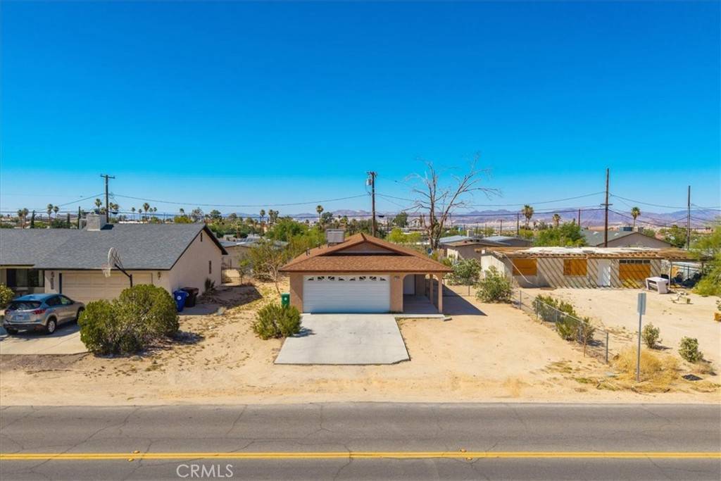 29 Palms, CA 92277,72454 El Paseo DR