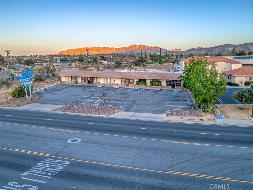 7245 Joshua LN, Yucca Valley, CA 92284