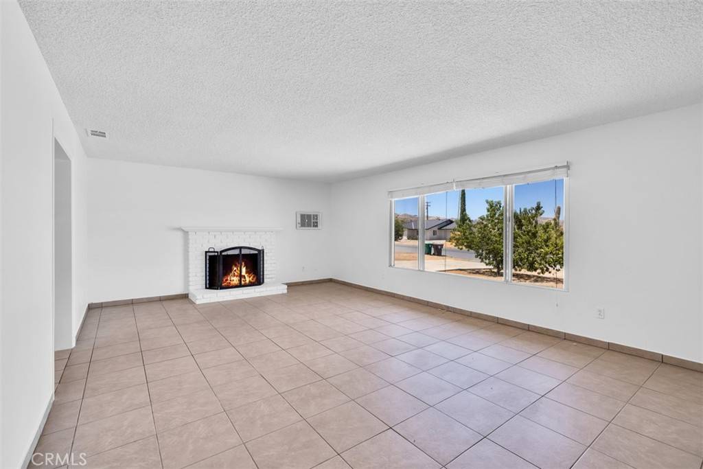Yucca Valley, CA 92284,7535 Hilton AVE
