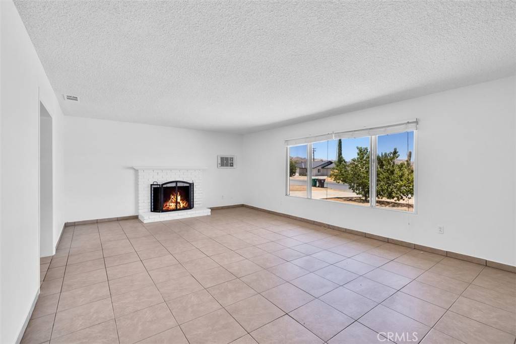 Yucca Valley, CA 92284,7535 Hilton AVE