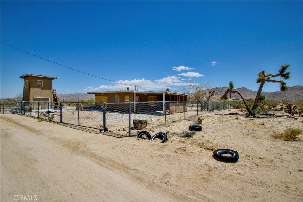 Joshua Tree, CA 92252,62853 Desert Trail DR