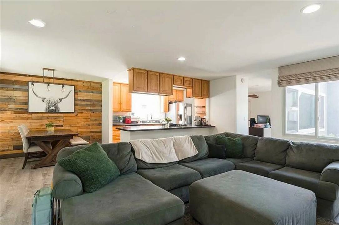 San Diego, CA 92123,2235 Ron WAY