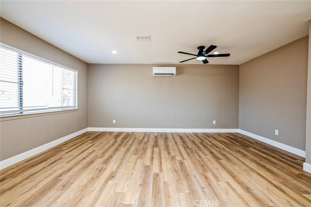 29 Palms, CA 92277,73570 Cedar DR
