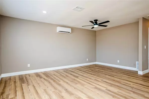 29 Palms, CA 92277,73570 Cedar DR