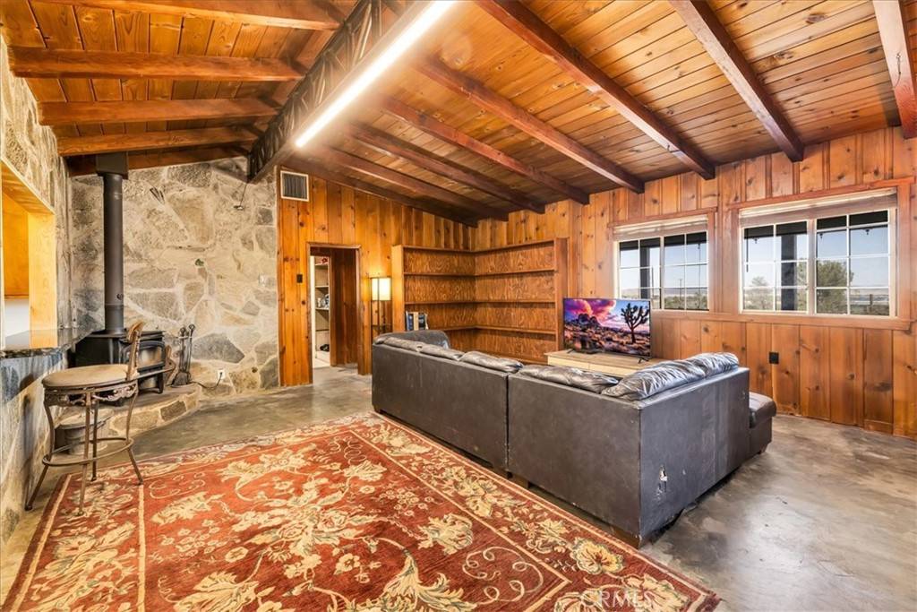 Joshua Tree, CA 92252,5177 Avenida Del Sol
