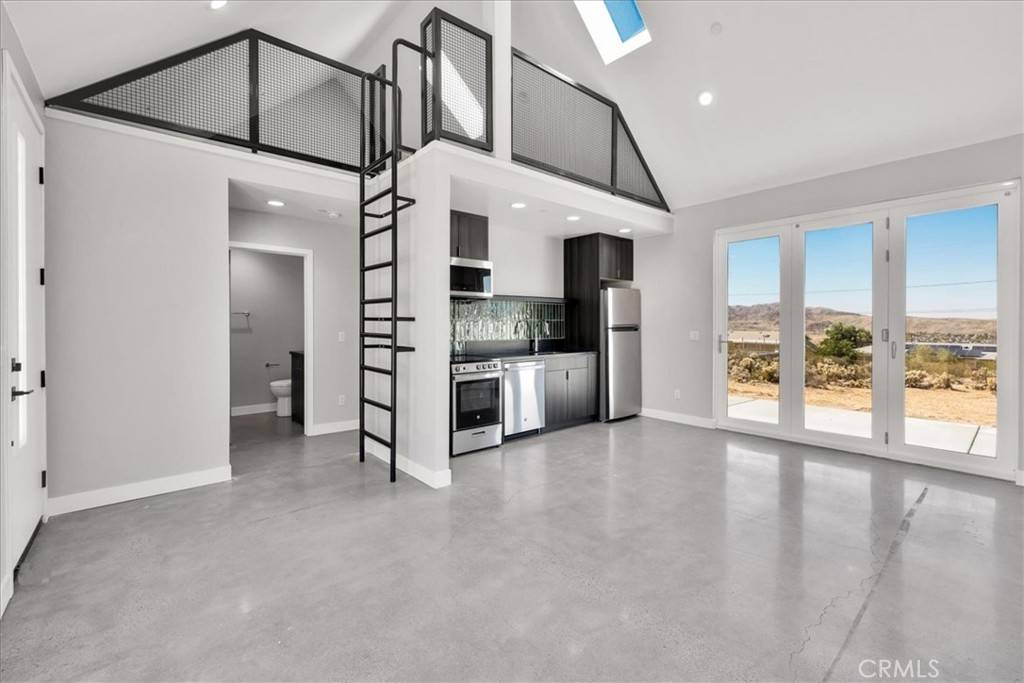 Joshua Tree, CA 92252,61850 Alta Mura DR