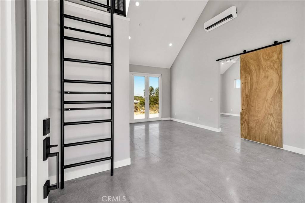 Joshua Tree, CA 92252,61850 Alta Mura DR