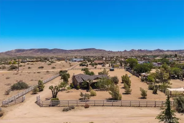 Pioneertown, CA 92268,5175 Tom Mix RD