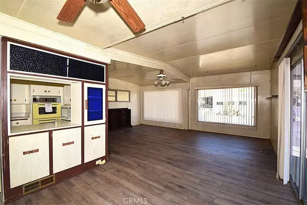 Yucca Valley, CA 92284,56254 29 Palms HWY #111