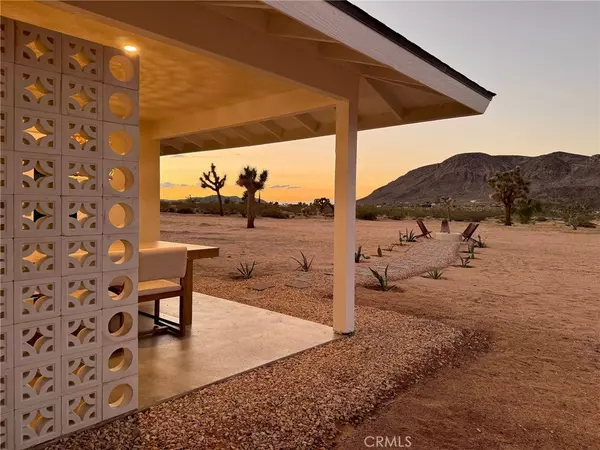 Landers, CA 92285,59676 Mitch RD