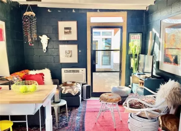 Joshua Tree, CA 92252,1345 Shangrila LN