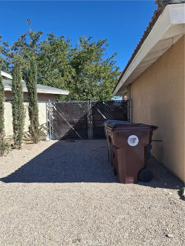 Yucca Valley, CA 92284,6873 Warren Vista