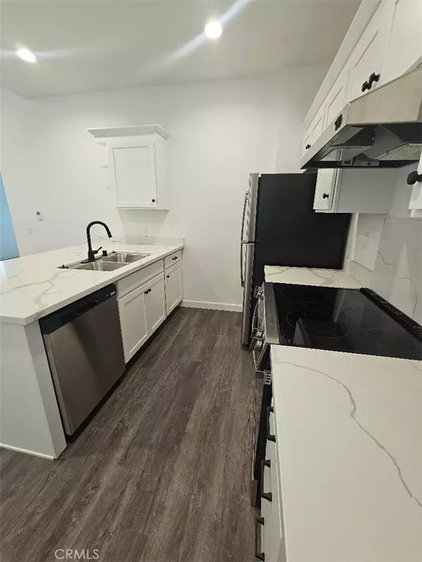 29 Palms, CA 92277,5967 Bagley AVE #2