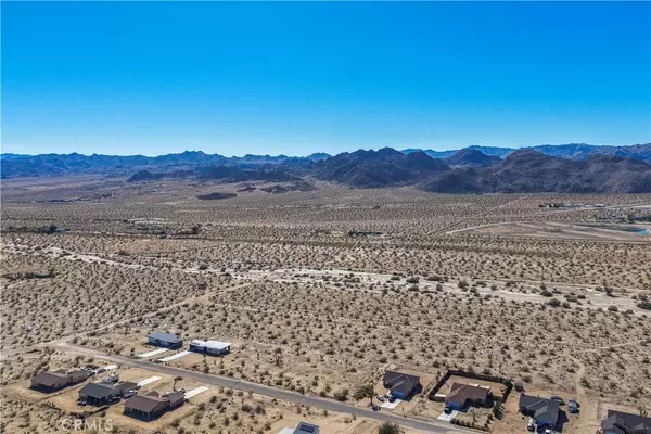 Joshua Tree, CA 92252,62407 Crestview DR