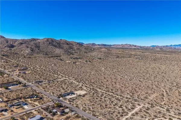 Joshua Tree, CA 92252,7442 Olympic RD