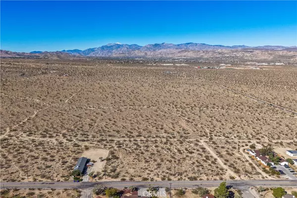 Joshua Tree, CA 92252,7442 Olympic RD