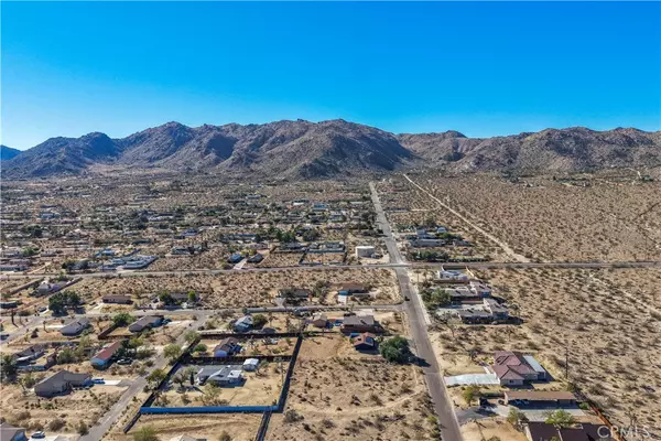 Joshua Tree, CA 92252,7201 Olympic RD